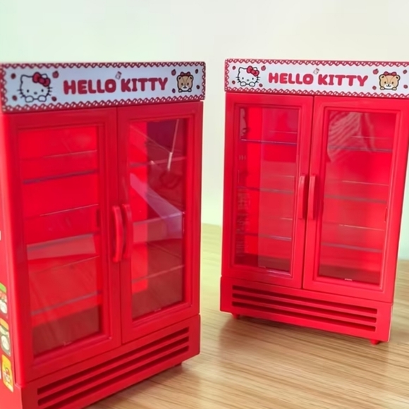 Hello Kitty Red Play Fridge - Picture 4 of 7